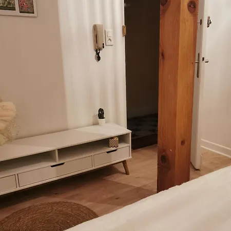 Cozy And Central, 4 People
