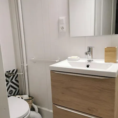 Cozy And Central, 4 People * Мийо